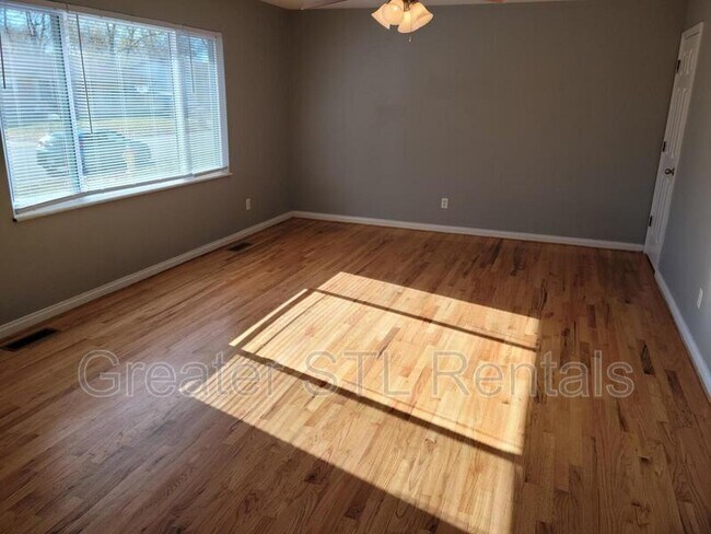 Foto del edificio - 13 Griffin Dr