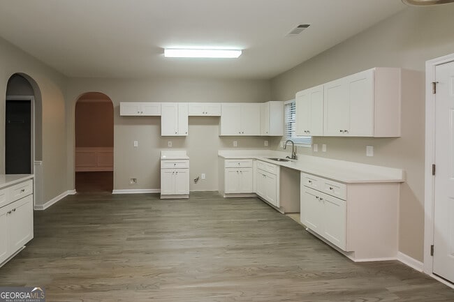 Building Photo - 6880 Estepona St