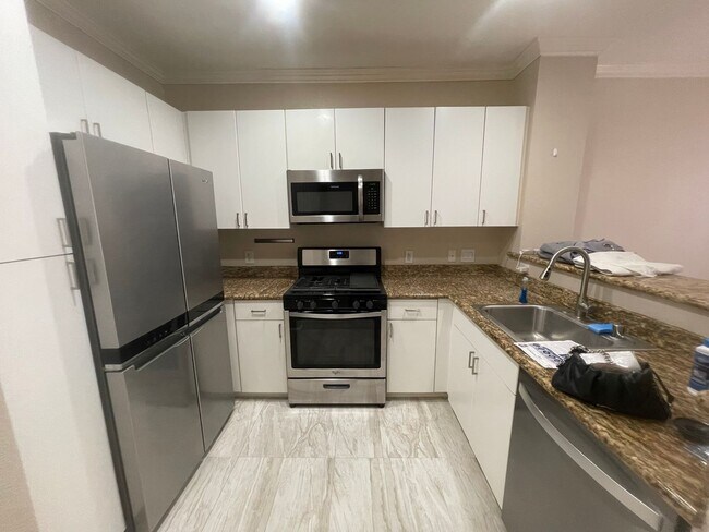 Foto del edificio - Spacious & bright 1 bedroom apartment in Anaheim!