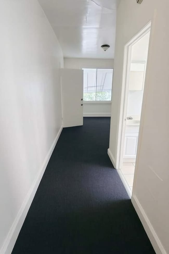 Building Photo - 4853 N Carlisle St