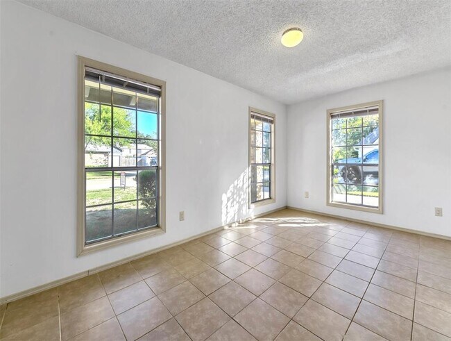 Building Photo - 3807 Winter Haven Dr