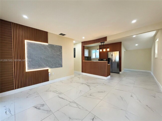 Foto del edificio - 1740 NW 126th St