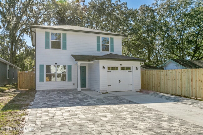 Building Photo - 8822 Eaton Ave