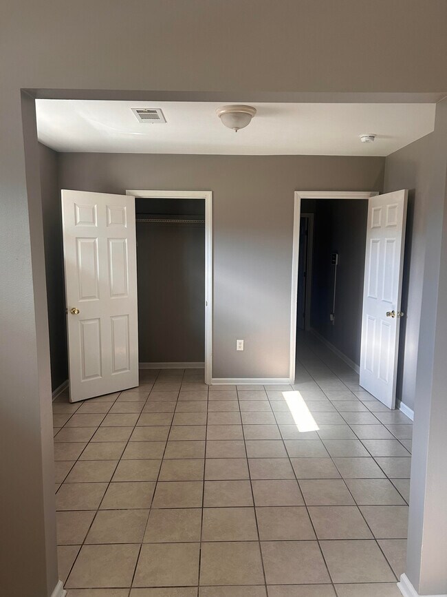 Foto del edificio - 2521 Law St