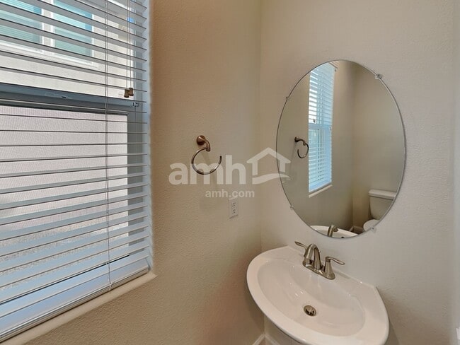 Building Photo - 4713 Tire Swing St