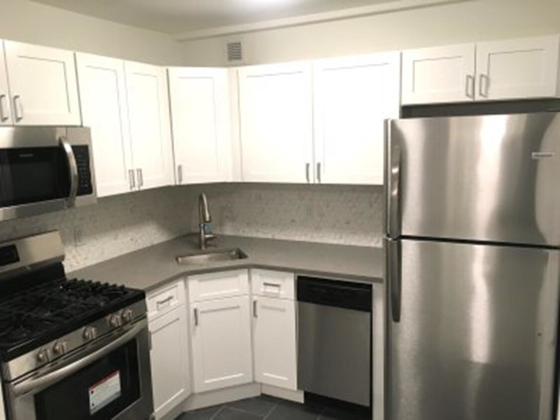 Foto principal - 56-11 94th Street
