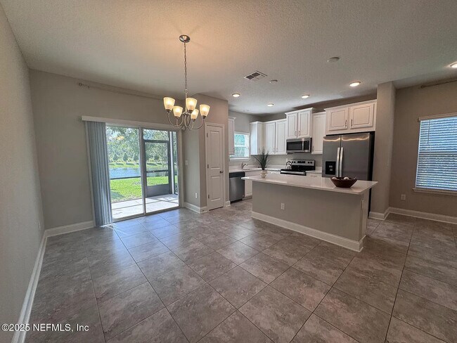 Building Photo - 13952 Sterely Ct N