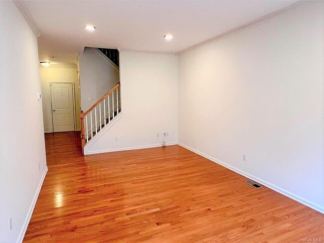 Building Photo - 22 Avoncroft Lane