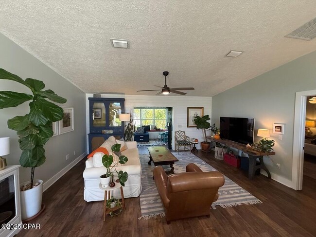 Building Photo - 128 Seaclusion Cir