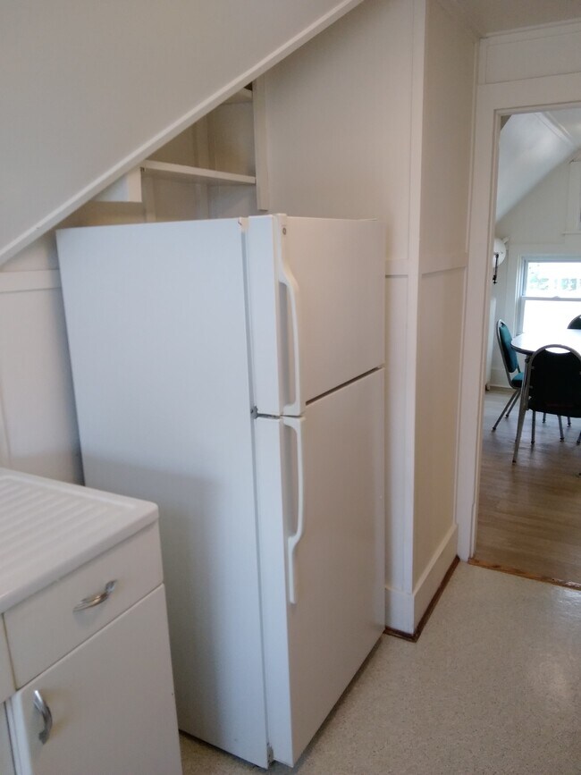 Kitchen - 438 N Aurora St