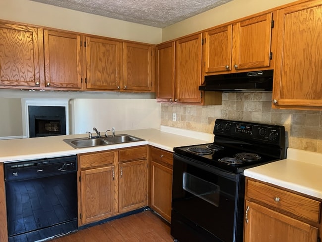 Foto del edificio - 6600 Meadow Rue Dr