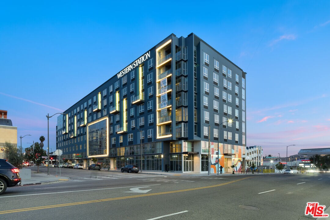 Foto principal - 800 Western Ave