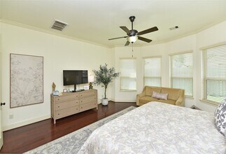 Building Photo - 13117 Stoneleigh Terrace Dr