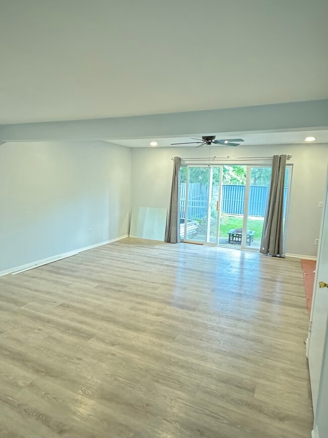 Building Photo - 15948 W 11 Mile Rd