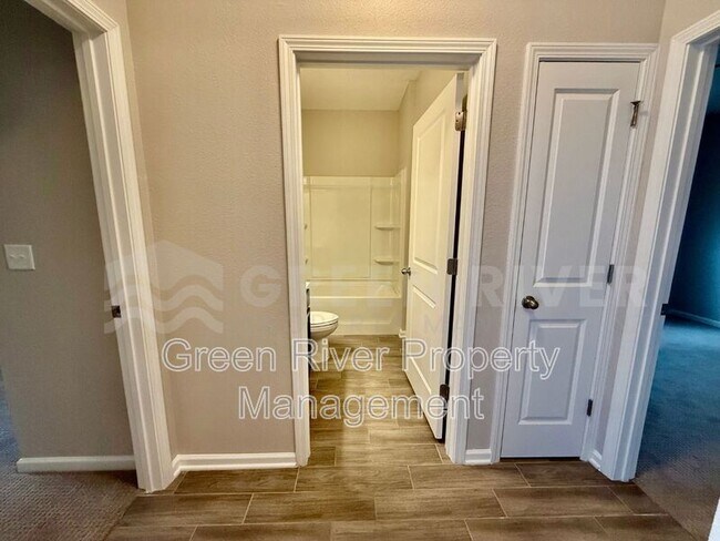 Foto del edificio - 2966 Firethorn Ave