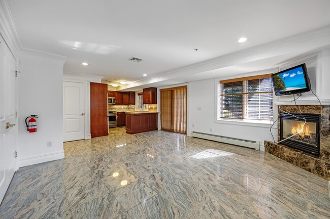 Foto del edificio - 2132 Linwood Ave
