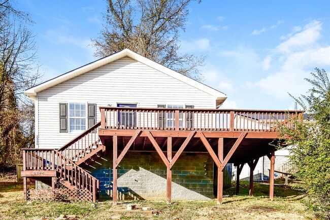 Building Photo - 2346 Floyd St