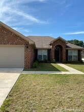 Building Photo - 608 George Dr