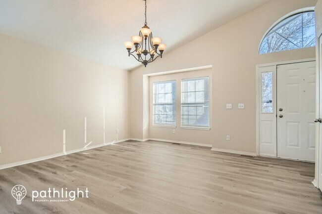 Building Photo - 12789 Elm St