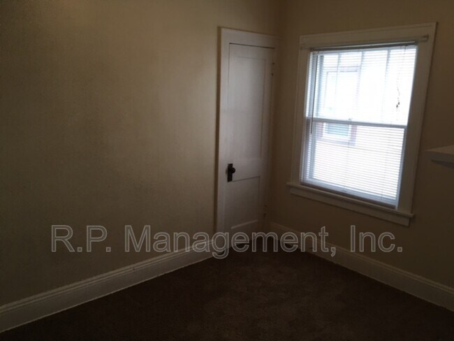 Building Photo - 4741 Grand Ave S