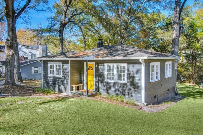 Foto del edificio - 250 Lake Dr