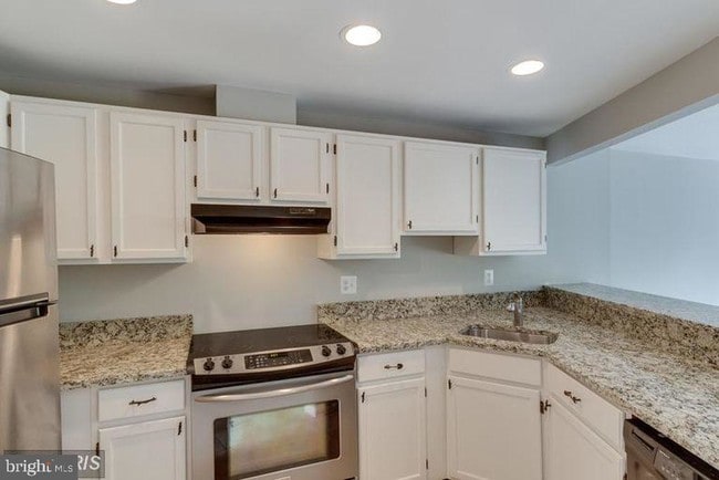 Building Photo - 5907 Dungeness Ln