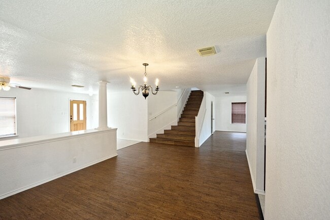 Foto del edificio - 858 Lincolnshire Dr