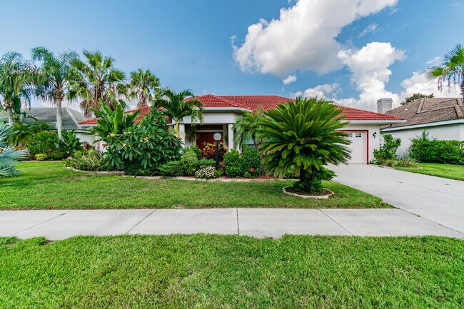 Building Photo - Sarasota Retreat: Spacious 3-Bed Home with...