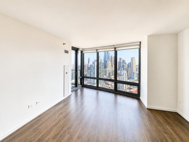 Building Photo - 354 W Hubbard St