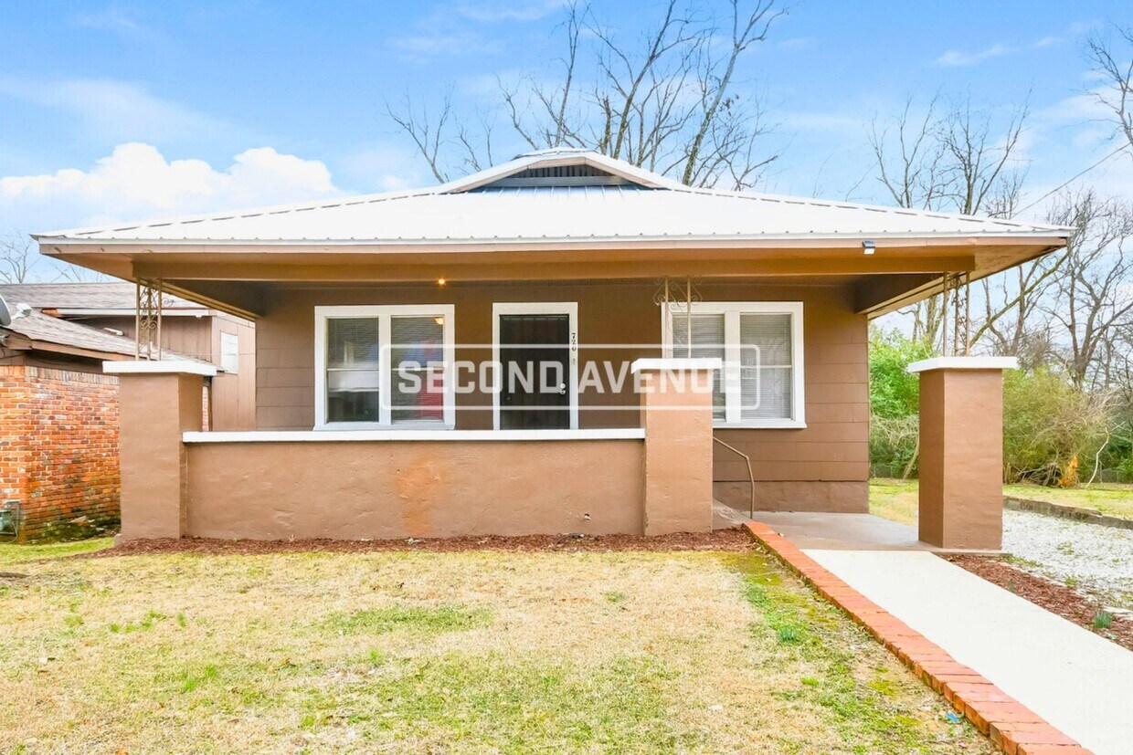 Primary Photo - 720 72nd S ST
