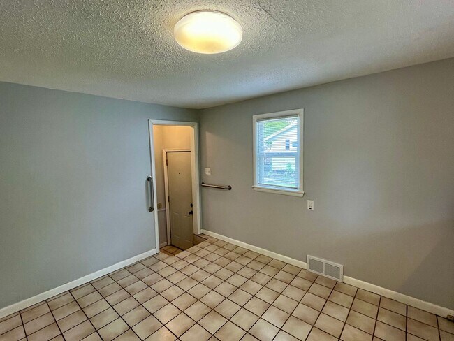 Foto del edificio - 2 bed 1 bath single family home in Wausau