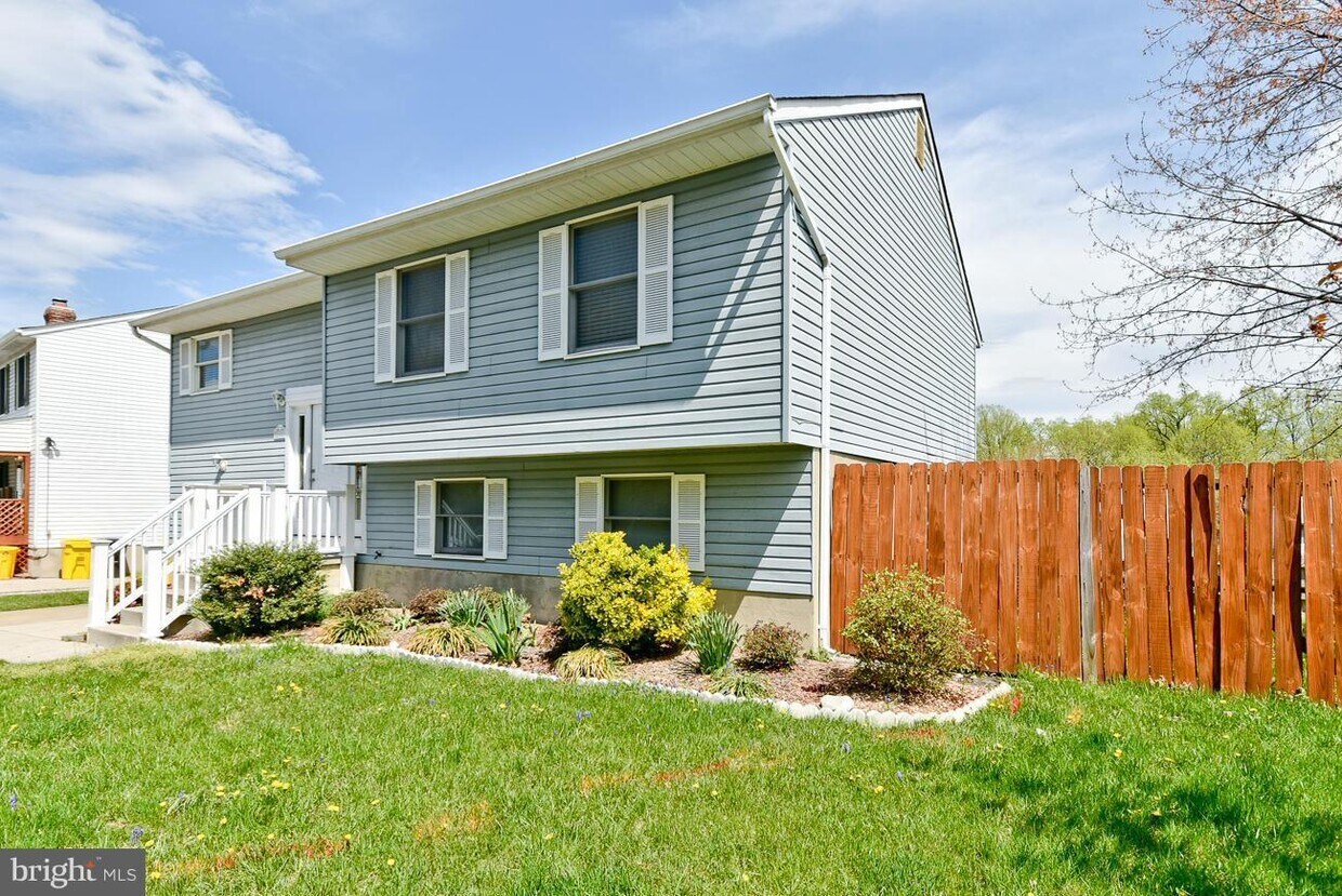 8005 Escalon Ave, Pasadena, MD 21122 House for Rent in Pasadena, MD