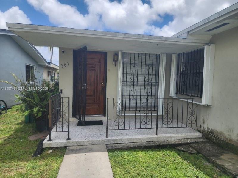 Foto principal - 361 Grand Canal Dr