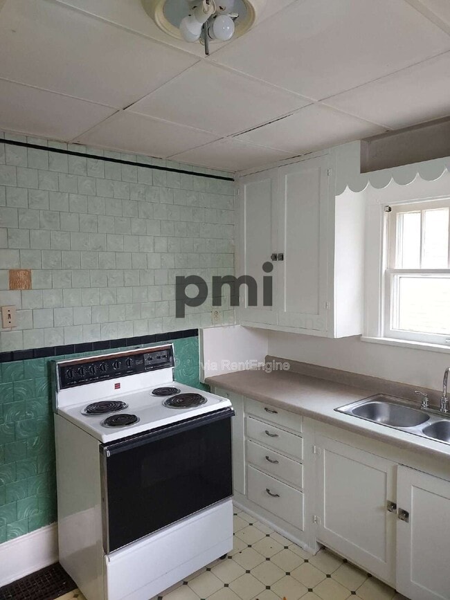 Foto del edificio - 2143 E Wood St