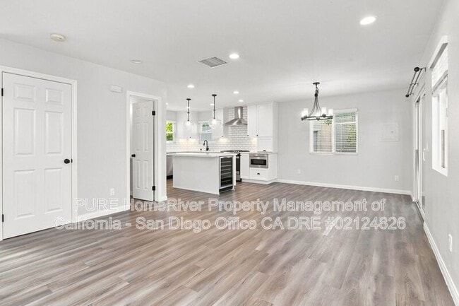 Foto del edificio - 2025 Ainsley Rd