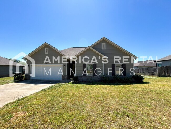 Foto del edificio - Bright, Airy Home or Rent in Clanton, AL!!! Available to View!
