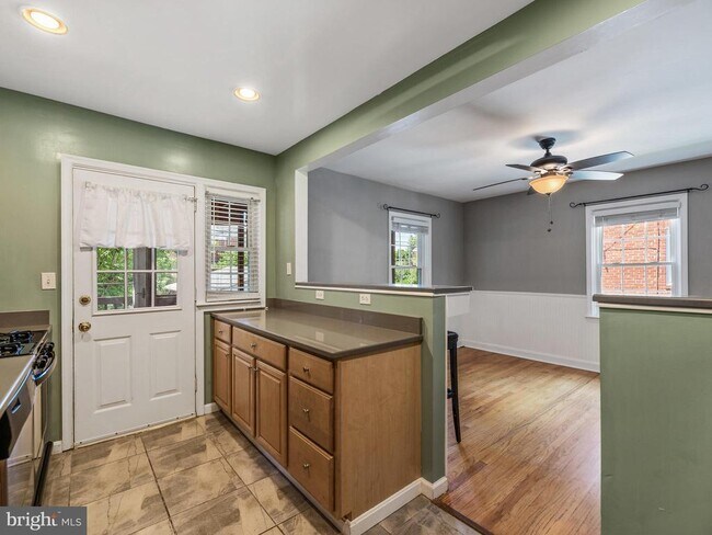 Foto del edificio - 1613 Glen Keith Blvd