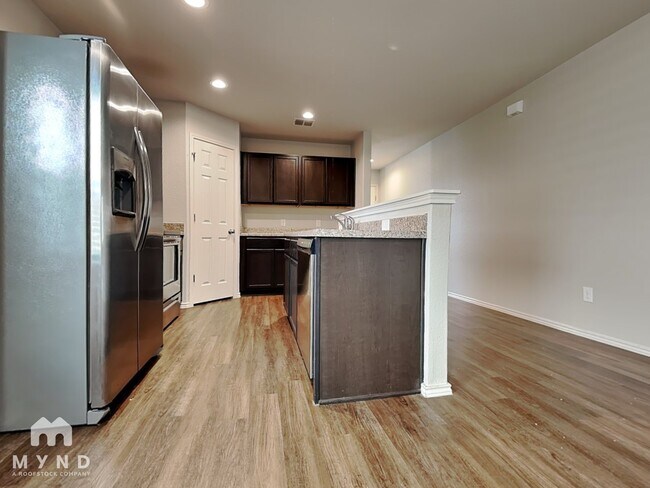Foto del edificio - 9421 Apple Ridge Ln