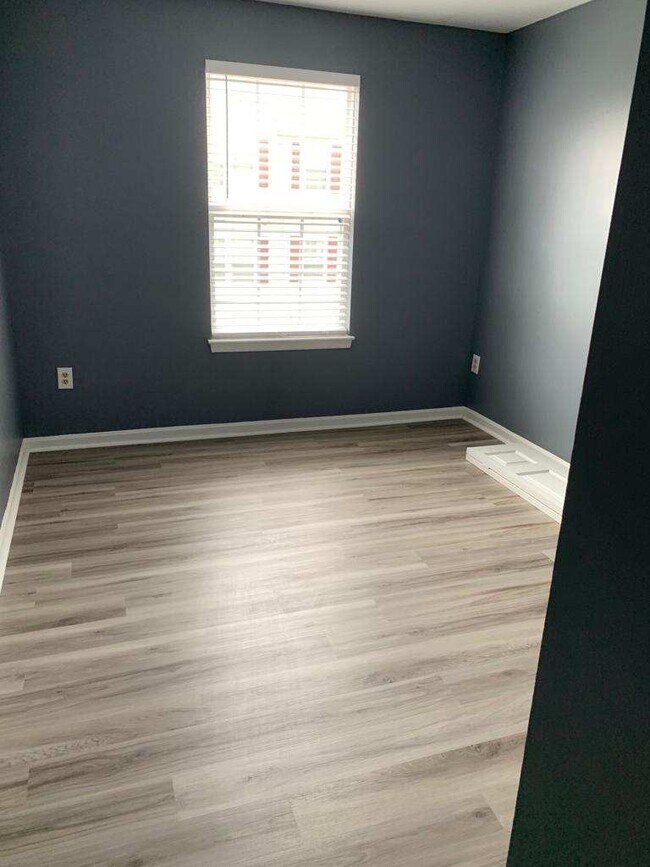 Photo - 133 Royalty Cir Townhome