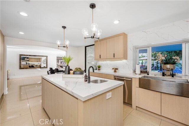 Foto del edificio - 3677 Eddingham Ave