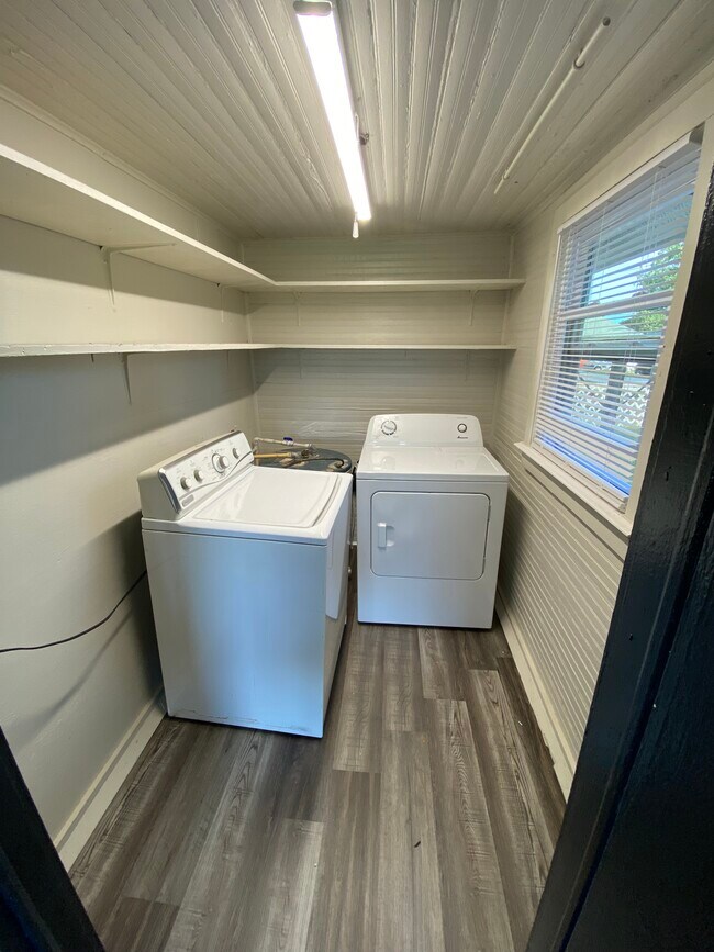 Building Photo - 53 Fairview Ave