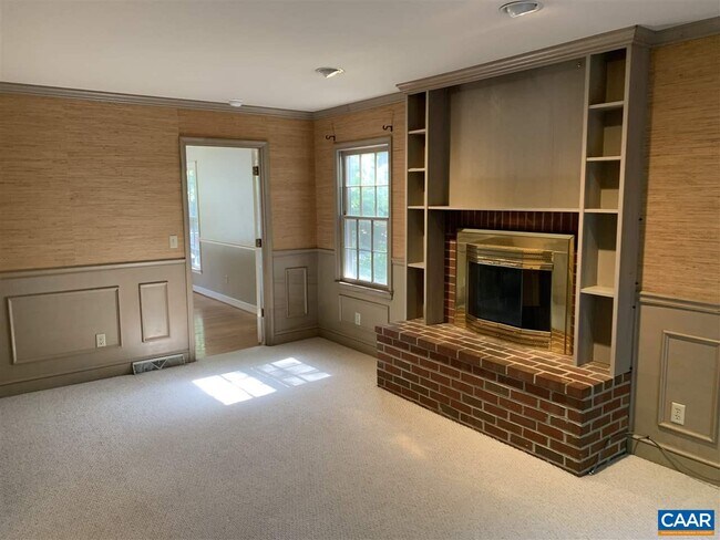 Building Photo - 688 Victorian Ct