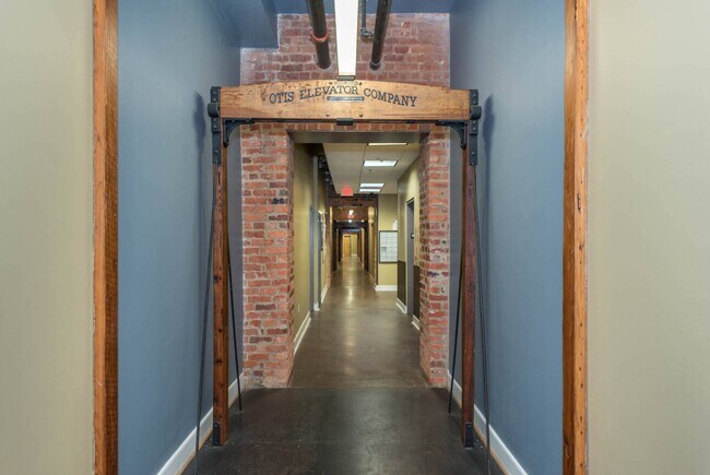 Foto del edificio - Mayton Transfer Lofts