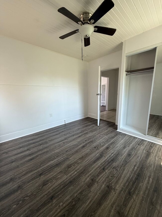 Building Photo - 7400 Roseberry Ave