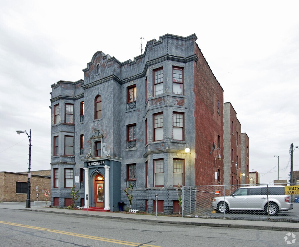 Primary Photo - Millwood Apartments