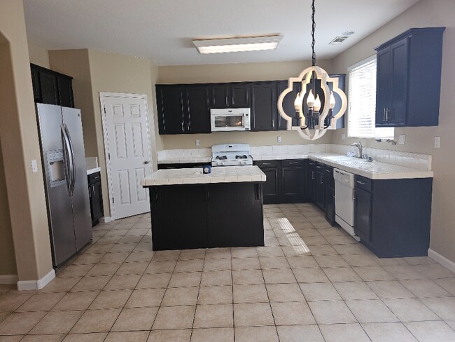 Foto del edificio - 6653 E Braly Ave