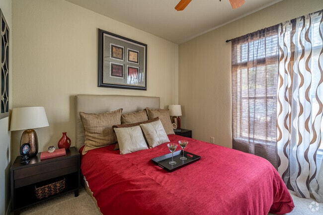 2BR, 2BA - 1147SF - The Fountains at Almeda