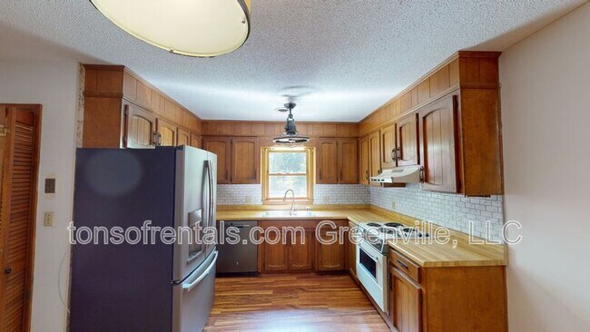 Foto del edificio - 102 Meadow St