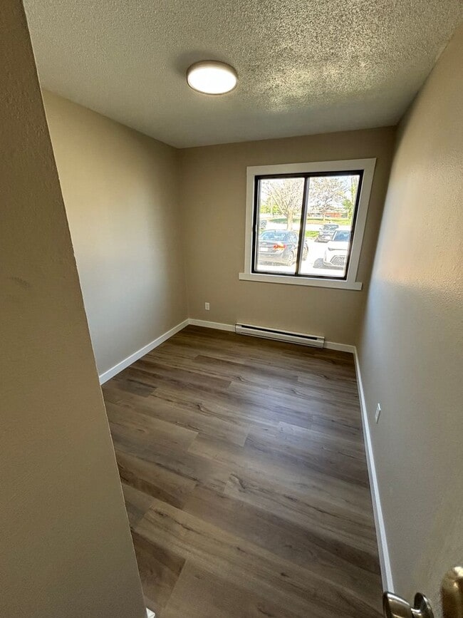 Building Photo - Fairview Apartments