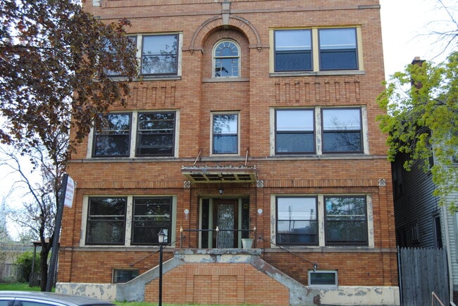 Main Building View - 414 Floyd St